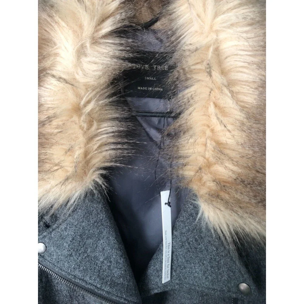 NWT LOVE TREE Faux Fur Collar Zip Vest Gray - Picture 2 of 3